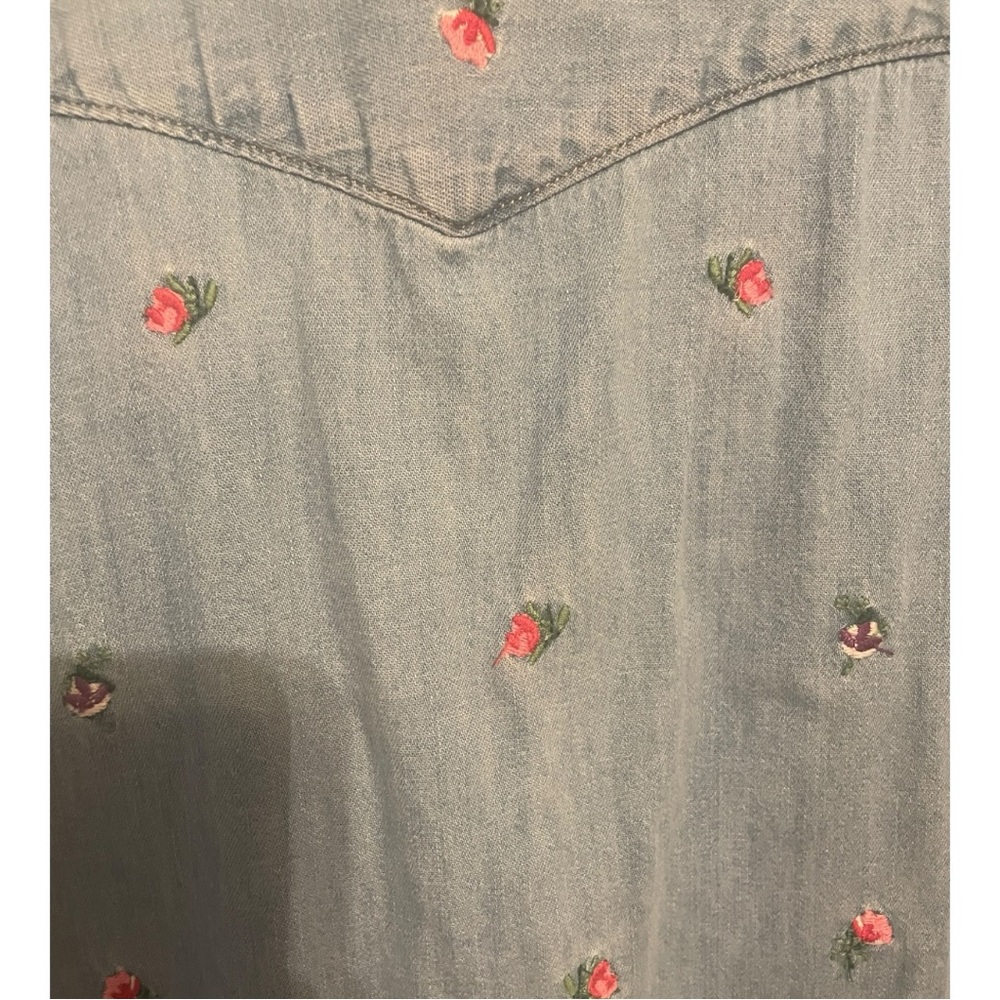 Vintage Levi’s Embroidered Dress Shirt Small🌺🌺🌺 - Picture 5 of 9